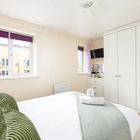 Appartement Modern And Quiet 2bed House By Fabaccommodation