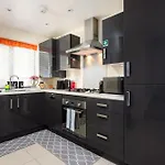 דירה New Modern And Quiet 2bed House By Fabaccommodation