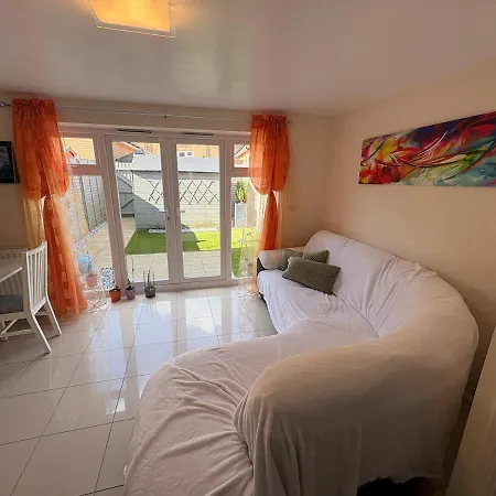 Modern And Quiet 2bed House By Fabaccommodation Apartment
