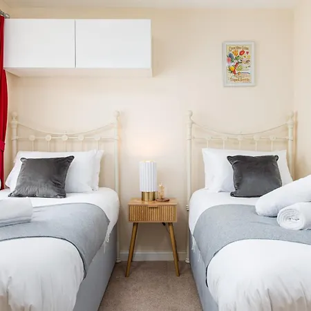 Appartement New Modern And Quiet 2bed House By Fabaccommodation Bristol