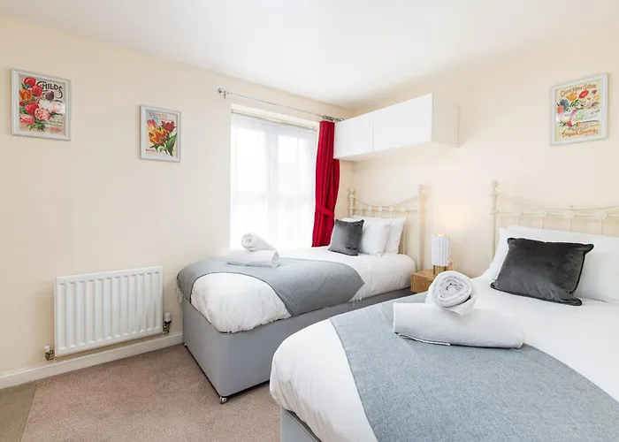 Modern And Quiet 2bed House By Fabaccommodation Apartment Bristol