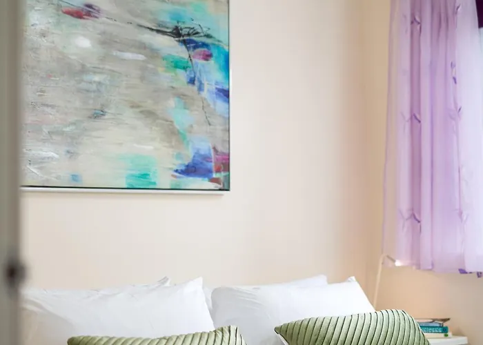 Apartman New Modern And Quiet 2bed House By Fabaccommodation