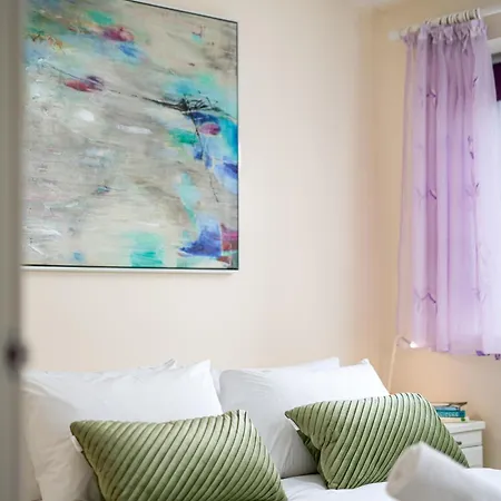 Appartamento Modern And Quiet 2bed House By Fabaccommodation