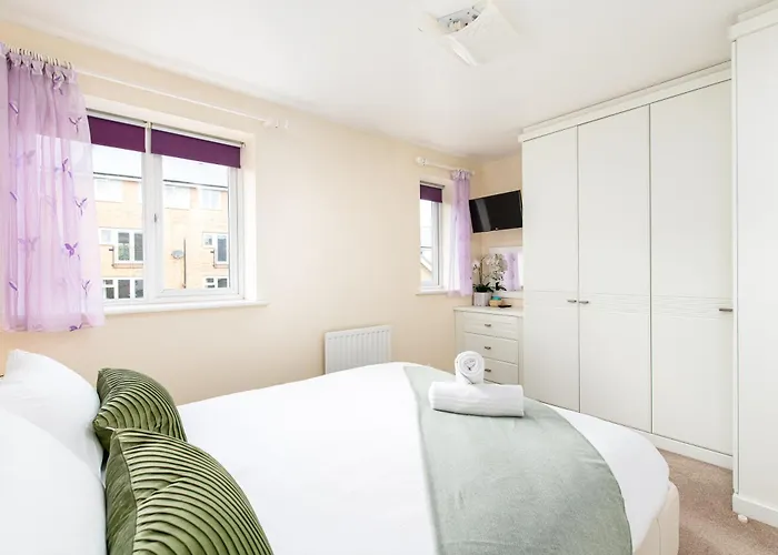 Apartmán New Modern And Quiet 2bed House By Fabaccommodation